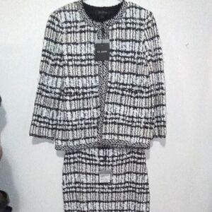 St John Skirt/Jacket Suit Size 4